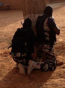 Gendarmes prepare for hostage rescue simulation